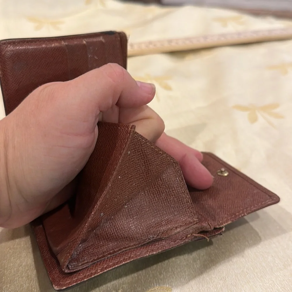 Louis Vuitton / LV Vintage Brown Monogram Logo Bifold Wallet w/ Coin Compartment